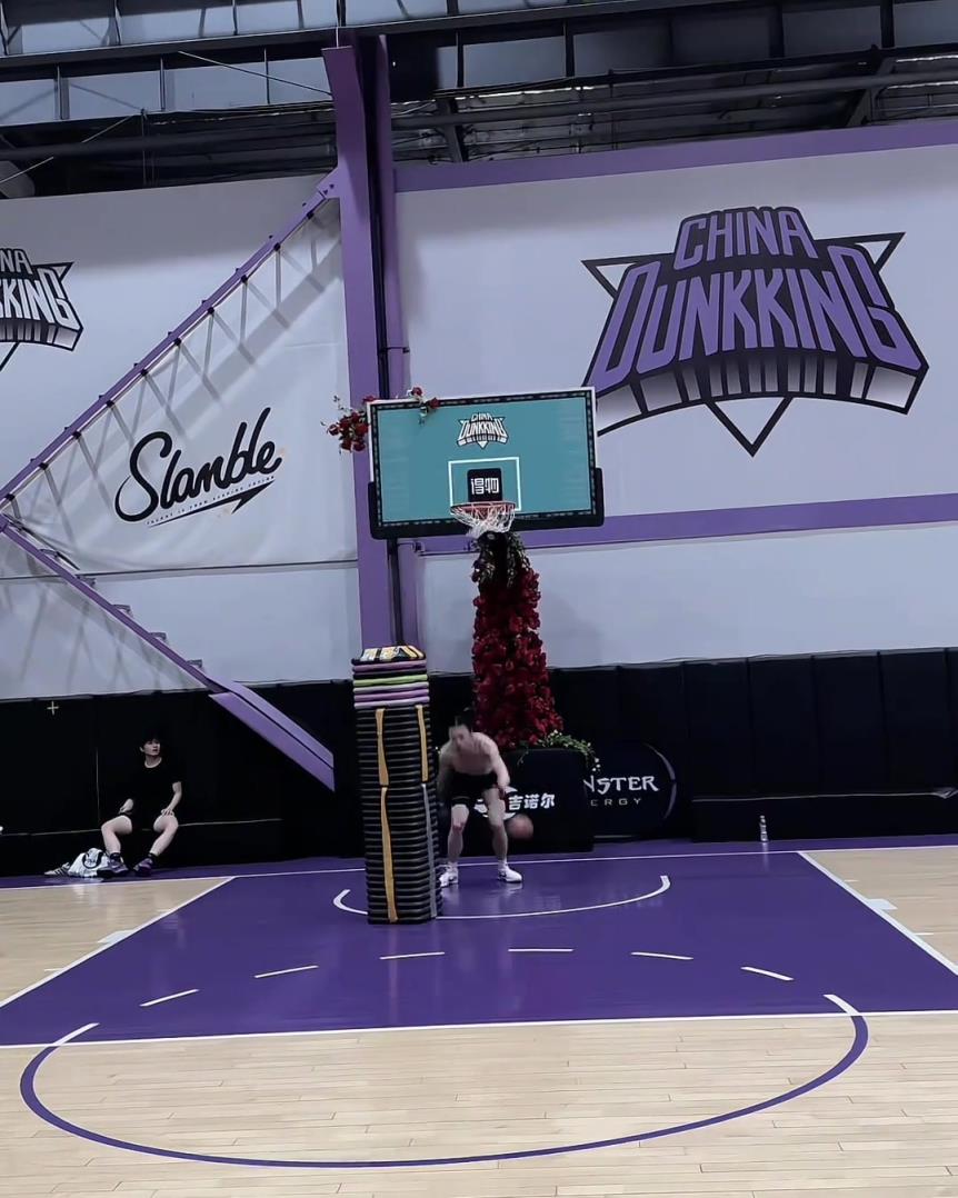 兄弟，這個(gè)摸高如何？