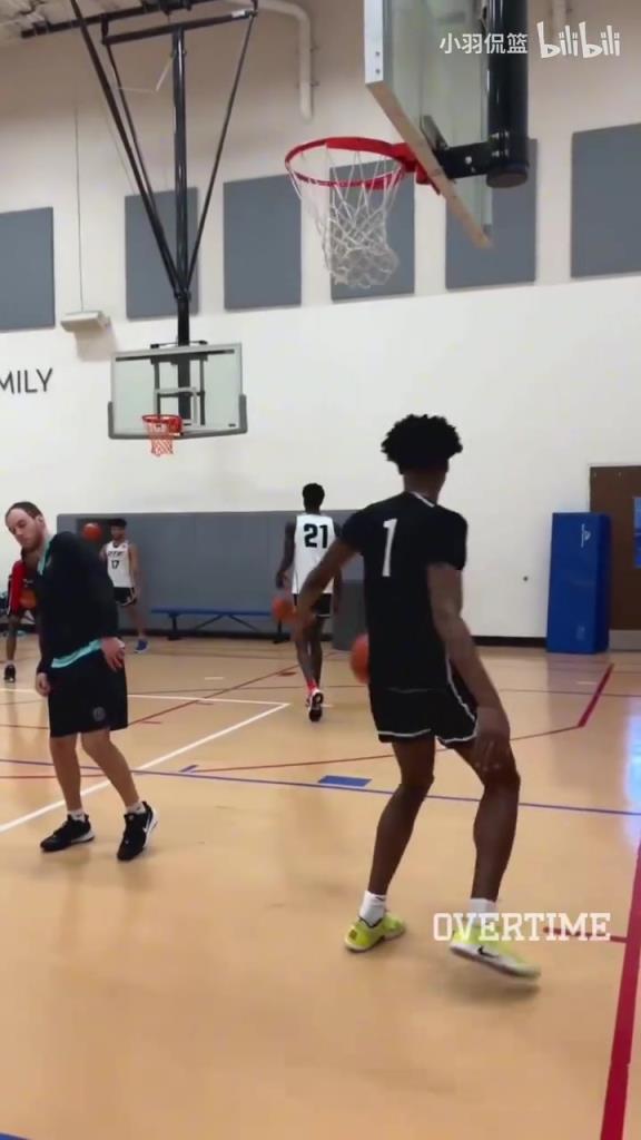 地表最強身體素質(zhì)？阿門扣籃簡直就像直升機起飛一樣！